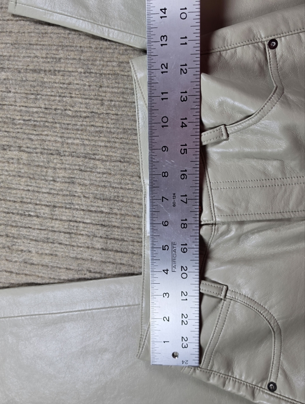 AGOLDE Women's Beige Recycled Leather Minka Cargo Lined Pants Soft 24x32 - Picture 4 of 11